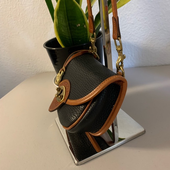 Dooney & Bourke VTG Cavalry Leather Mini Belt Bag /Crossbody Bag Black Brown AWL - Picture 3 of 10